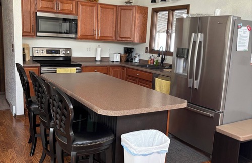Clear Lake Casa | Fully furnished 3 bedroom ranch style home with large screened in porch w/garage