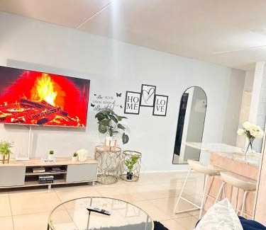 Weltevredenpark Apartamento | Fully Furnished 3 bedroom apartment rental