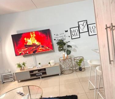 Weltevredenpark Apartamento | Fully Furnished 3 bedroom apartment rental