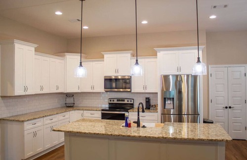 Warner Robins Apartamento | Fully Furnished 3BR · Subdivision Amenities