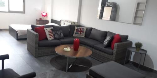 Dbayeh Apartamento | Fully furnished and equipped studio in Dbayeh with perfect location