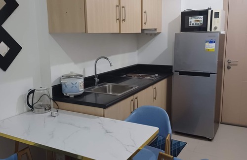 Highway Hills Condominio | Fully Furnished Condo at SMDC