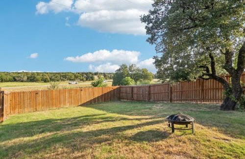 Copperas Cove Apartamento | Fully furnished Copperas cove home, 3 bedrooms and 2 bathrooms, an office,WiFi and garage
