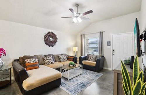Copperas Cove Apartamento | Fully furnished Copperas cove home, 3 bedrooms and 2 bathrooms, an office,WiFi and garage