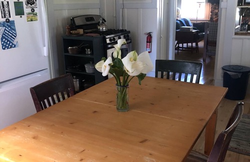 Petaluma Casa | Fully Furnished Craftsman Bungalow on a Large Private Lot
