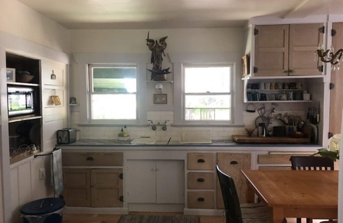 Petaluma Casa | Fully Furnished Craftsman Bungalow on a Large Private Lot