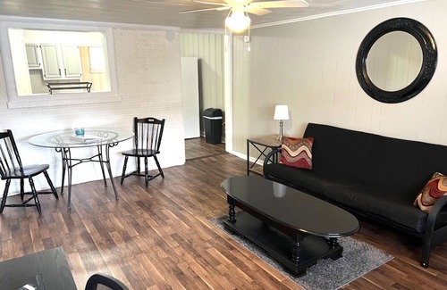 Bluewell Apartamento | Fully Furnished Executive Rental Large 1-Bed 1-Bath Pets Allowed