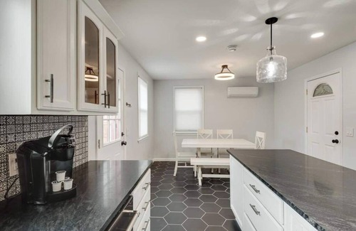 Nashville-Davidson Casa | Fully Furnished home on 3/4 of an acre .Centrally located to Nashville and the airport