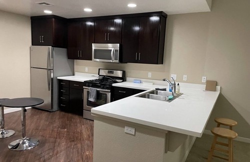 Pilgrim - Triton Apartamento | Fully Furnished Luxury Foster City Apartment