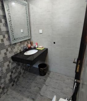 Bahria Town Villa | Fully Furnished Luxurious House Bahria Town Lhr