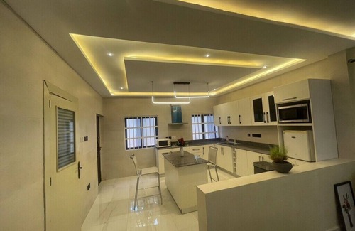 Bortianor Apartamento | Fully Furnished Luxury 2 BR Apartment
