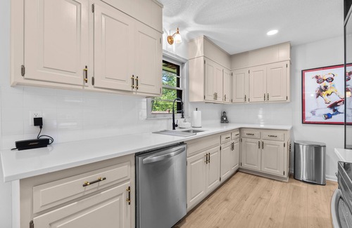 Lee's Summit Casa | Fully Furnished, Newly Remodeled, 3-bedroom home near downtown Lee's Summit