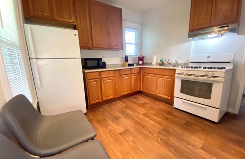 Detroit Apartamento | Fully Furnished/Perfect for Extended Stays & Prof