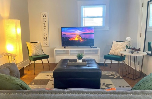 Detroit Apartamento | Fully Furnished/Perfect for Extended Stays & Prof