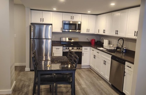 Downtown Hartford Apartamento | Fully Furnished Private 1-bed Boutique Building FREE UTILITIES/GYM/POOL