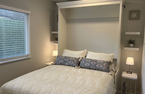 Novato Apartamento | Fully furnished, private entrance, cozy, quiet, near downtown & transit.