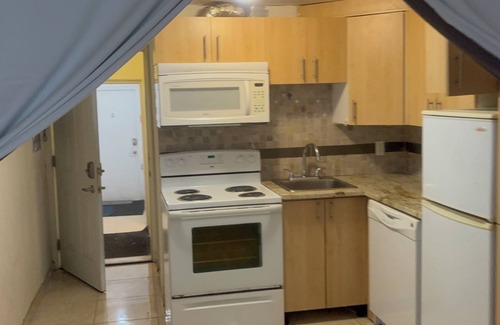 Milton Park Apartamento | Fully furnished studio apartment for rent 500 meters away from McGill university