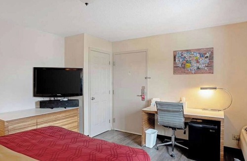 Clinton Apartamento | Fully Furnished Studio Available + breakfast and cleaning, 2 week min stay
