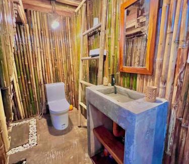 Catangnan Casa | Fully Private, Native Cottage, Beach Access, Queen Bed, AC, WiFi