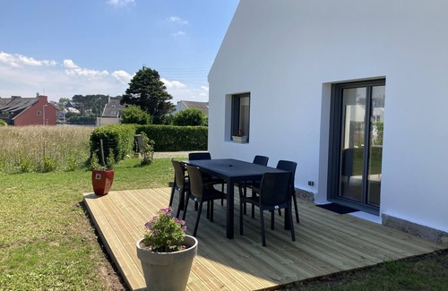 Ploudalmezeau Casa | Fully renovated house 100m from Portsall harbour and beach