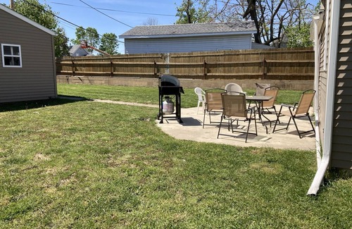 Cedar Rapids Casa | Fully Remodeled 3 bd Home! Quiet Safe Neighborhood