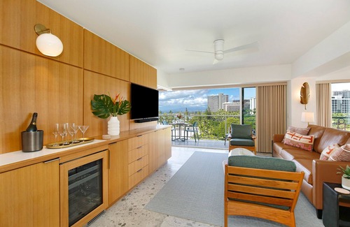 Waikiki Condominio | ¡Escápese a la relajación con estas increíbles vistas al mar!