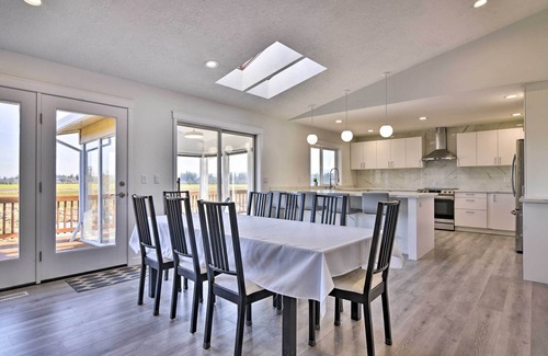 Hillsboro Casa | Fully Remodeled Hillsboro Home w/ Home Theater!