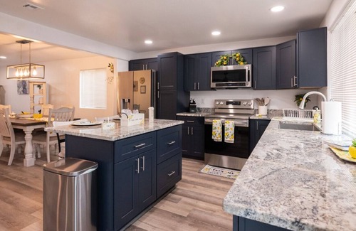 Tucson Casa | Fully Remodeled Rolling Hills Haus, Spacious 4-bed house on East side Tucson