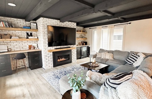 White Bear Lake Casa | Fully remodeled 3-bedroom house in charming White Bear Lake