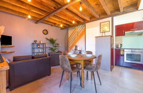 Meilly-sur-Rouvres Casa | Fully renovated former saddlery workshop in the heart of the countryside!
