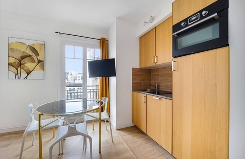 Neuilly-sur-Seine Apartamento | Charles Laffitte-Apartamento-Vista a la Ciudad-Baño con bañera