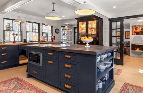 Glendale Casa | Fully renovated sprawling farmhouse in Great Barrington