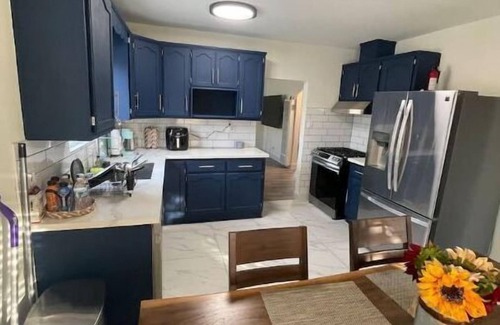 Lynwood Casa | Fully Renovated 2 Bedroom Gem