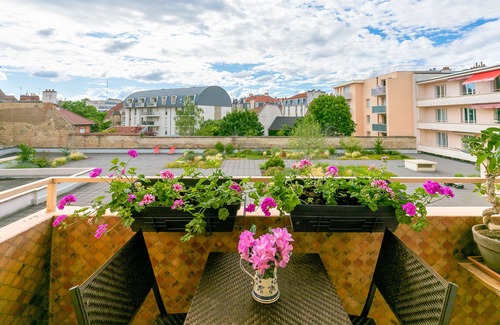 Faubourg Sud Apartamento | Fully Renovated 2 Bedroom Apartment +Sitting Room Sofa Bed 7mn Centre Ville