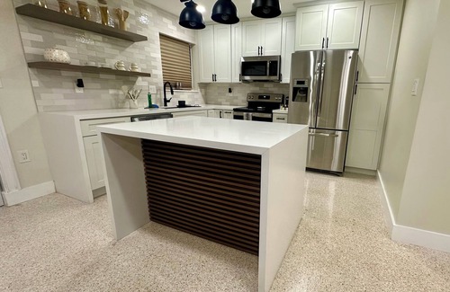 Flagami Casa | Fully renovated 2-bedroom house in Coral Gables with AC, WiFi