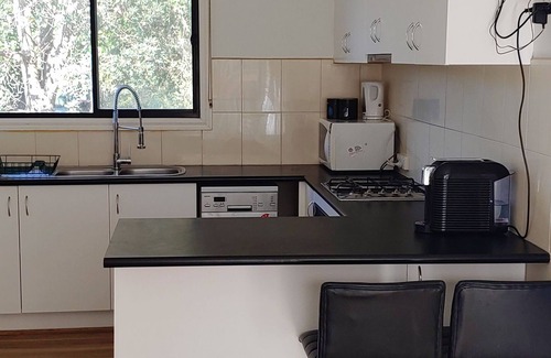 Frankston Casa | Fully Renovated 3 Bedroom House 500m From Hospital