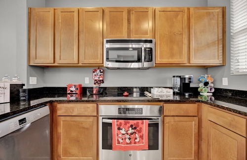 Kissimmee Casa | Fully Renovated 3 Bedroom Villa with Hot Tub in Kissimmee. 10 mins to Disney!