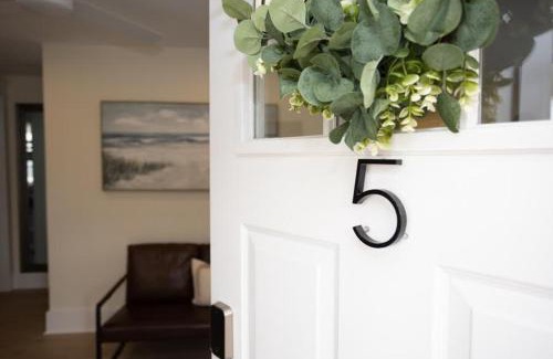 Wildwood Apartamento | Fully renovated 3Bdr apt 1.5 block from the beach
