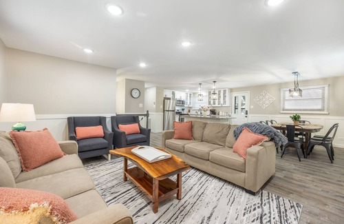 Wasco Casa | Fully Renovated 4 BR/2BA House. Great location! Close to restaurants and parks.