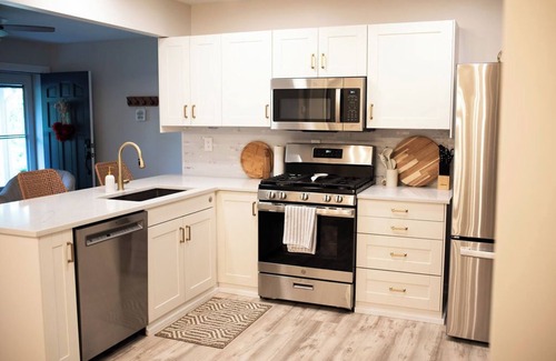 Overland Park Casa | Fully renovated 4 bedroom home in Downtown Overland Park!