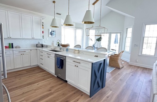 Stone Harbor Casa | Fully renovated 5 Bedroom home 4 blocks to town
