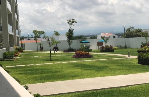 Tezoyuca Apartamento | Fully Renovated Apartment Available in Cuernavaca