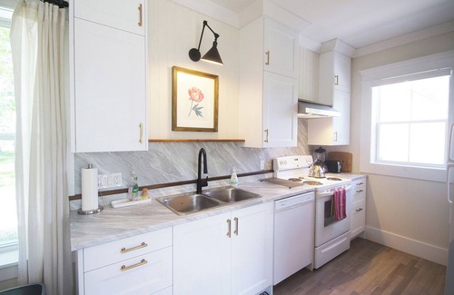 Yarmouth County Casa | Fully renovated bright & airy 3BR home near the ocean