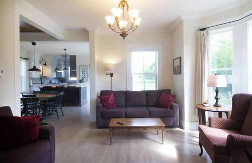 Yarmouth County Casa | Fully renovated bright & airy 3BR home near the ocean