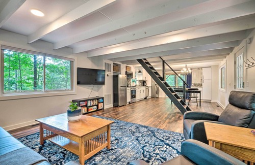 Broadway Cabina | Fully Renovated Broadway Cabin w/ Private Hot Tub!