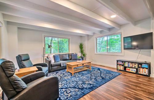Broadway Casa | Fully Renovated Broadway Cabin with Private Hot Tub!