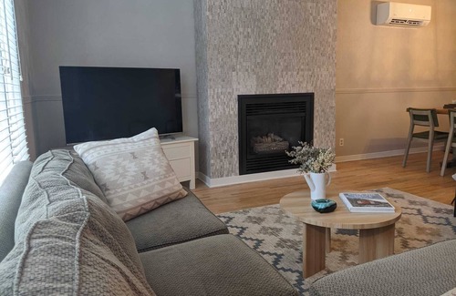 Collingwood Casa | Fully renovated detached family home in the heart of Downtown Collingwood!