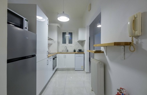 Kinosargous Apartamento | Fully Renovated Flat in Prime Athens Location