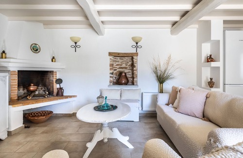 Skopelos Villa | Fully renovated house of Skopelos’ style into nature! .