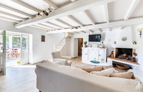 Skopelos Villa | Fully renovated house of Skopelos’ style into nature! .